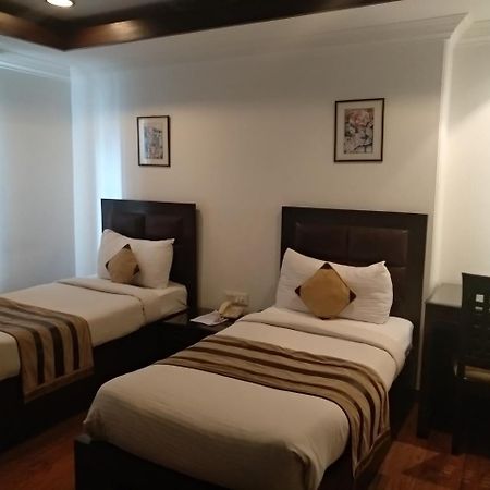 Hotel Aaron Castle New Delhi Exterior photo