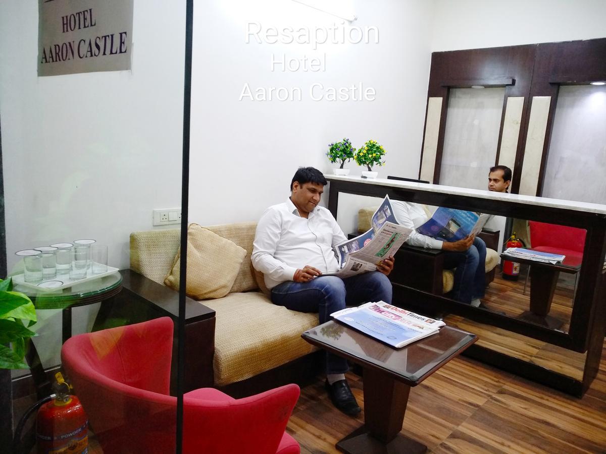 Hotel Aaron Castle New Delhi Exterior photo